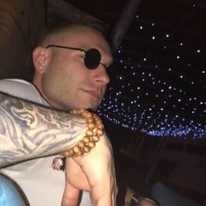 Meet your Posher, Ashton